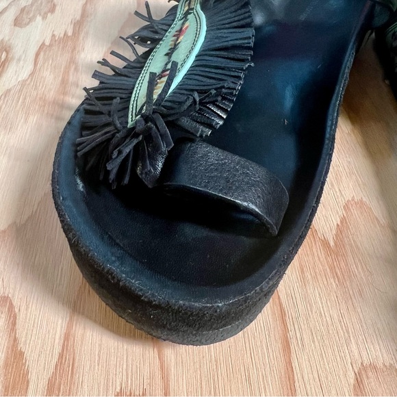 ⵊsᴀʙᴇʟ Mᴀʀᴀᴍᴛ Lᴇᴀᴛʜᴇʀ Eᴍʙʀᴏɪᴅᴇʀᴇᴅ Sʟɪᴅᴇs - Picture 5 of 11